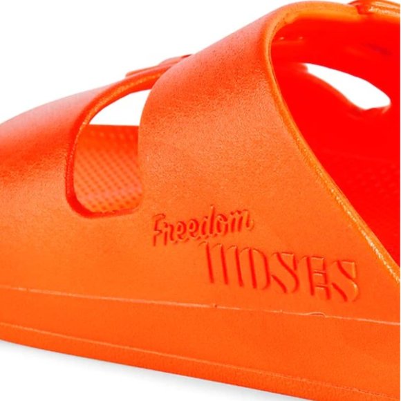 NWT Freedom Moses, Moses 2-Strap Slides Slippers Sandals - Picture 2 of 8